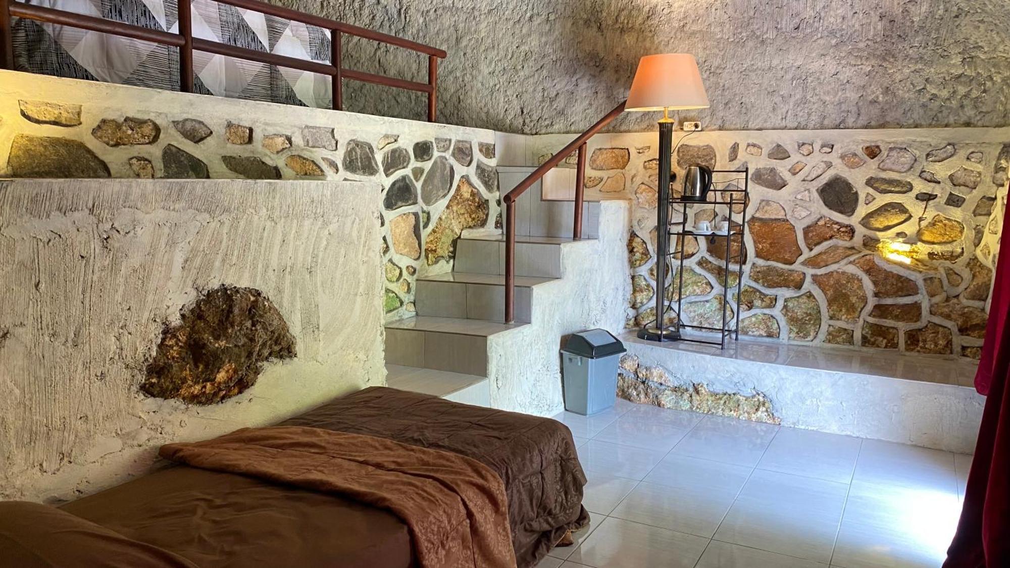 فندق Paleo Stone Age Karangwetan المظهر الخارجي الصورة