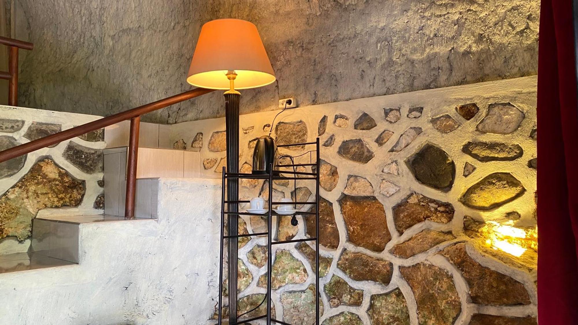 فندق Paleo Stone Age Karangwetan المظهر الخارجي الصورة